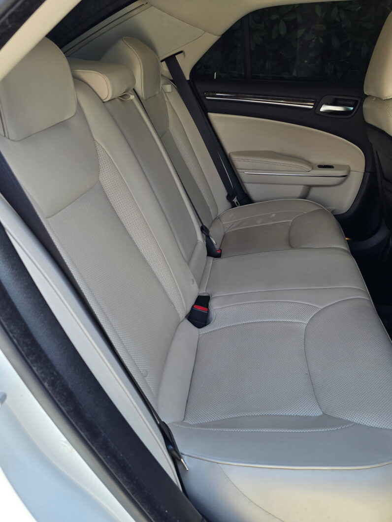 2016 Chrysler 300C