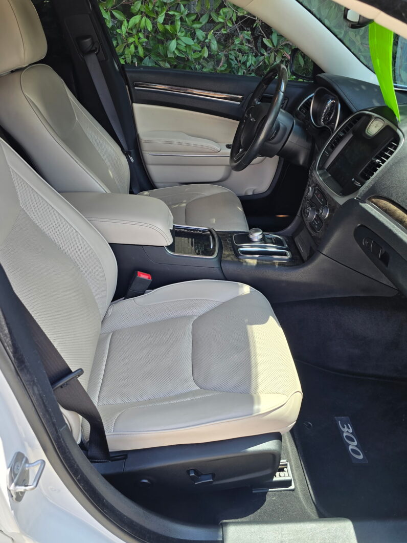 2016 Chrysler 300C