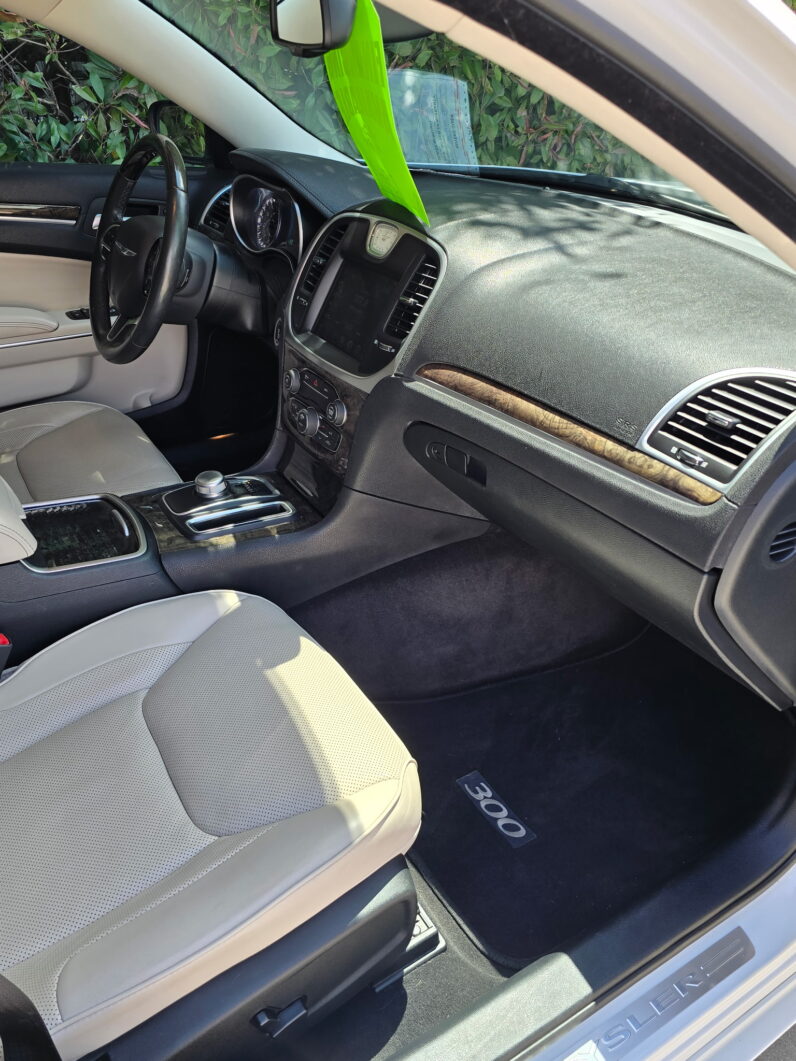 2016 Chrysler 300C
