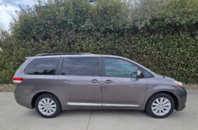 2013 Toyota Sienna XLE