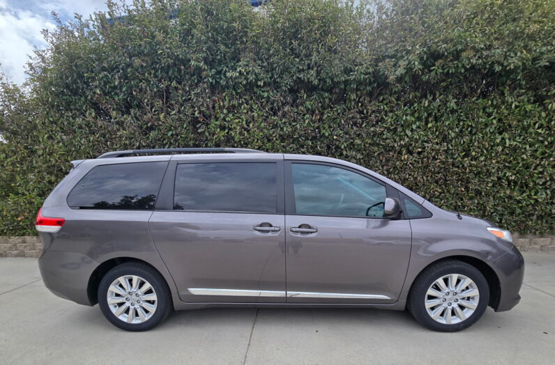 2013 Toyota Sienna XLE