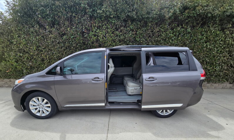 2013 Toyota Sienna XLE