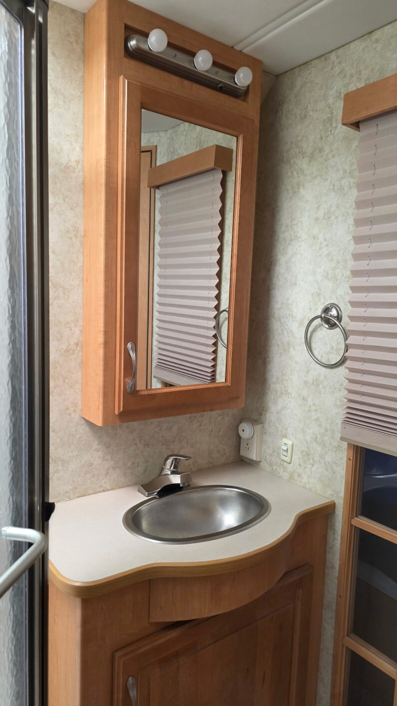 2005 Fourwinds Windsport 36A
